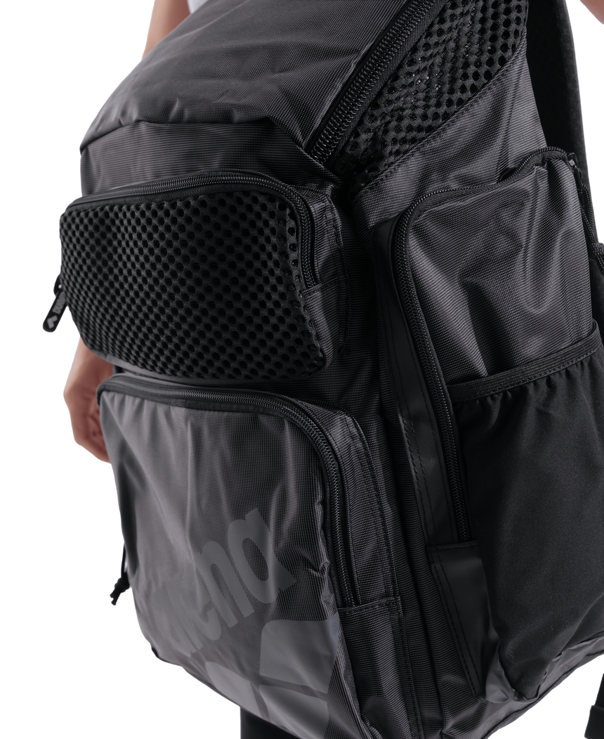 Arena Rugtas 45L One Go Zwart